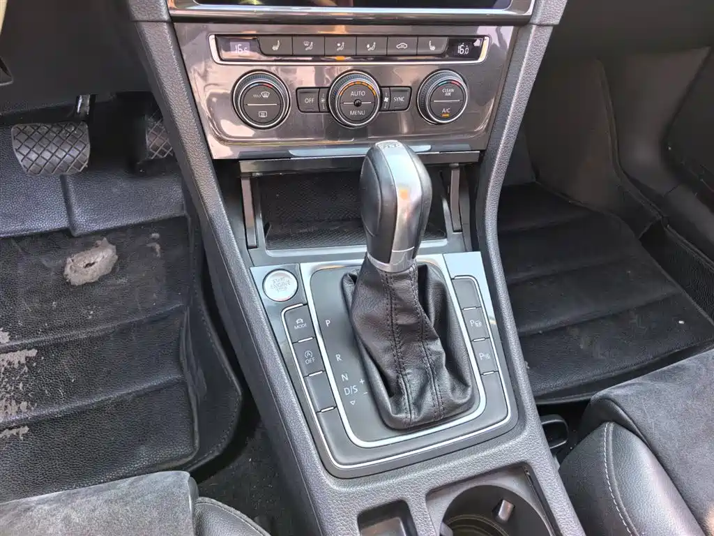 Volkswagen Golf 2018 280TSI Automatic Flagship Model фото 15
