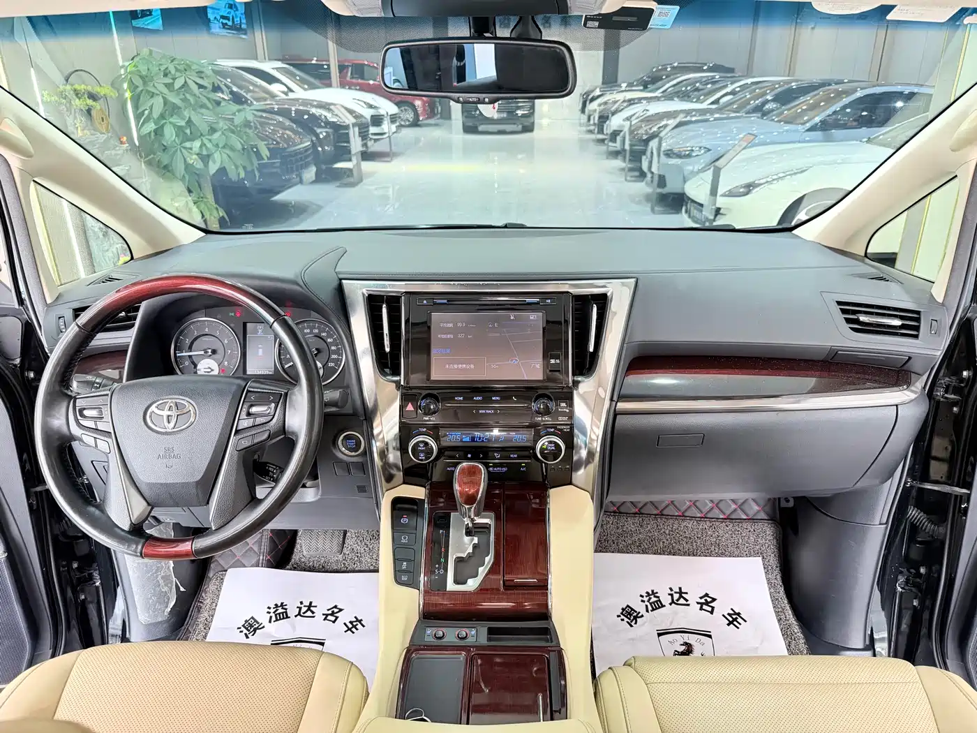 Toyota Alphard 2018 3.5L Luxury фото 6