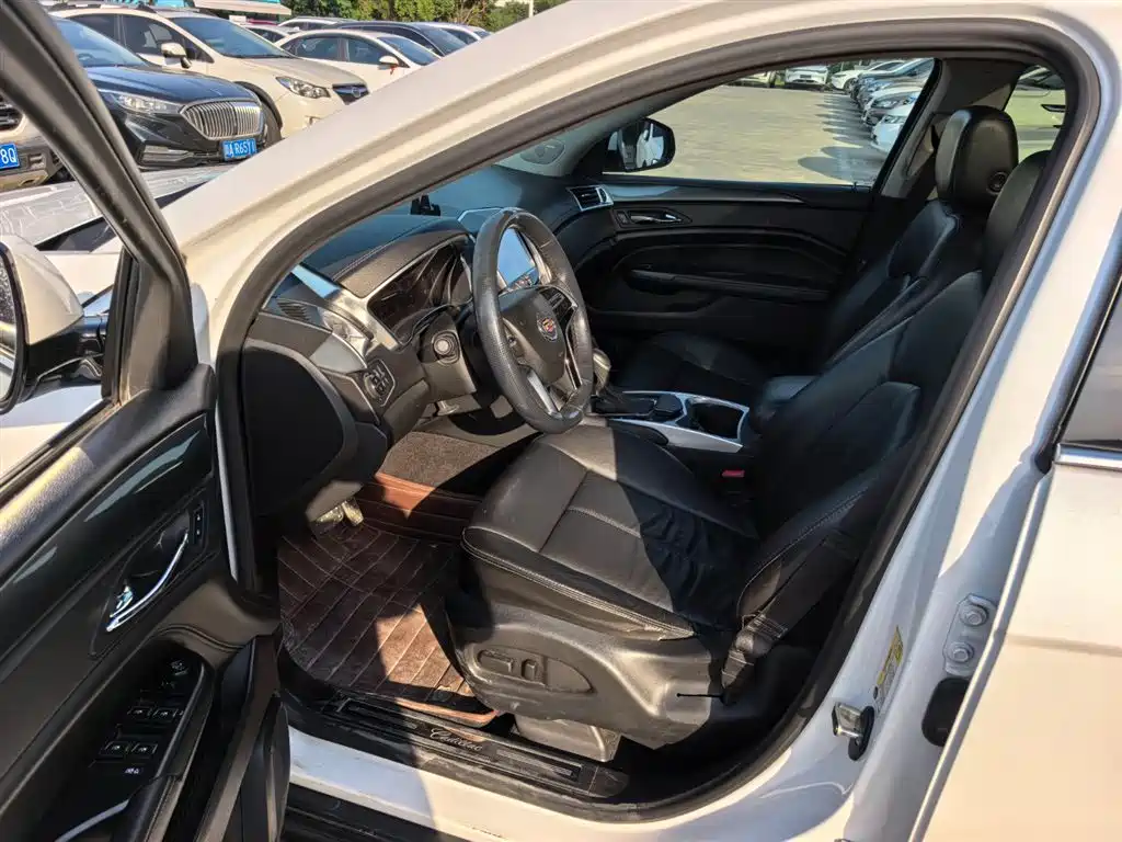Cadillac SRX 2014 3.0L Comfort Model фото 8