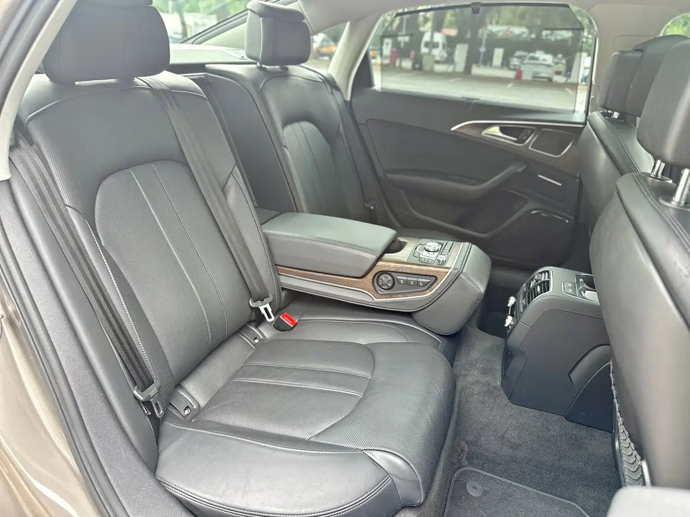 Photo 38 - Audi A6L