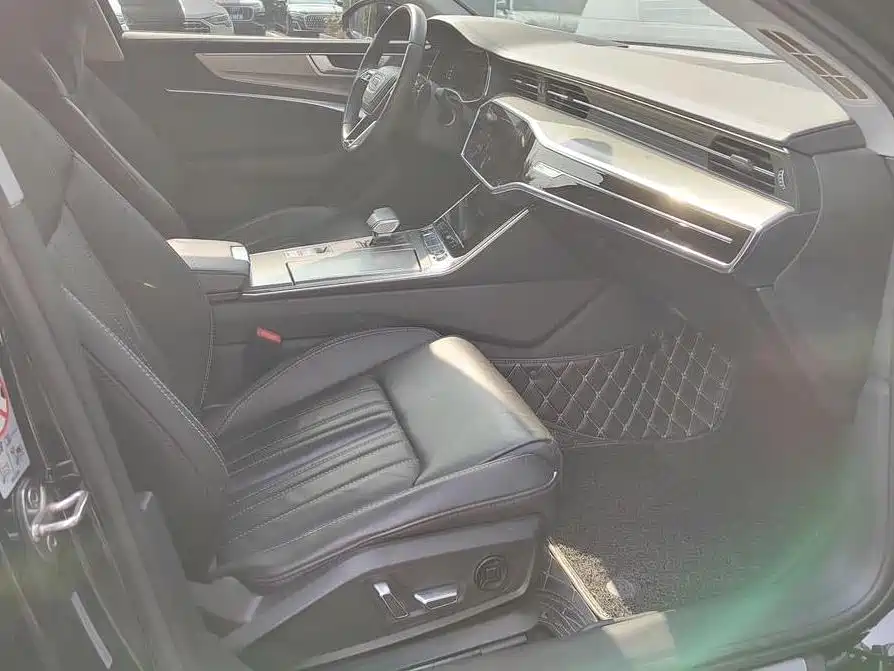 Audi A6L 2023 45 TFSI Premium Selection Elegance фото 9