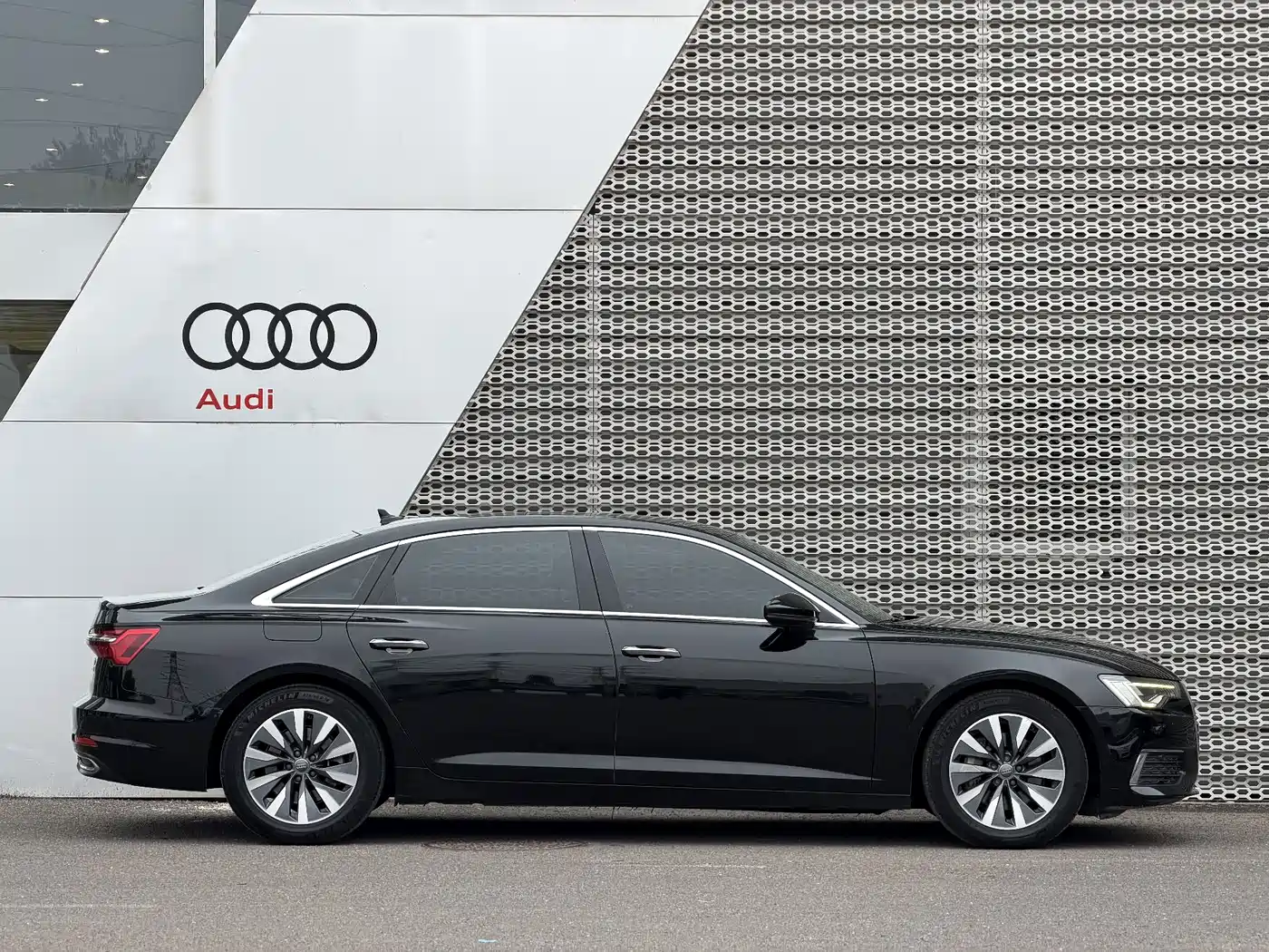 Audi A6L 2019 45 TFSI Premium Elegance фото 3