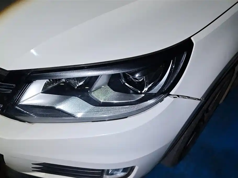Volkswagen Tiguan 2015 1.8TSI Automatic 2WD Trendline фото 5