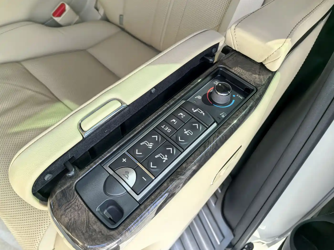Toyota Alphard 2021 Hybrid 2.5L Premium фото 14