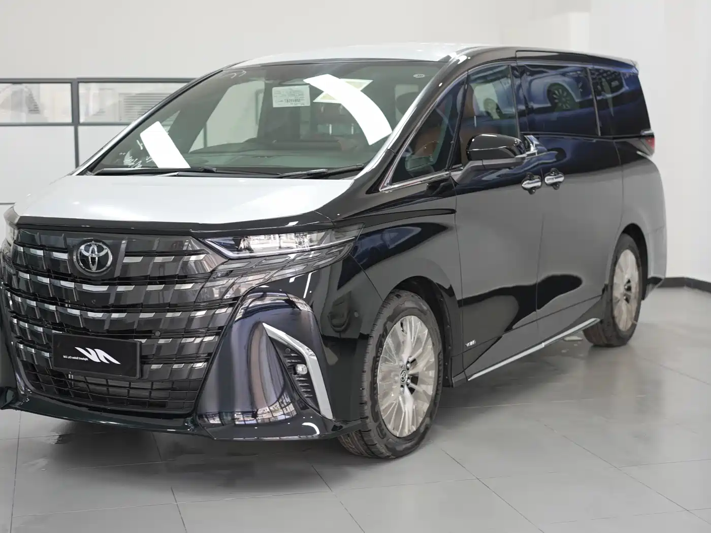 Toyota Alphard 2025 Hybrid 2.5L Ultimate Gold Edition