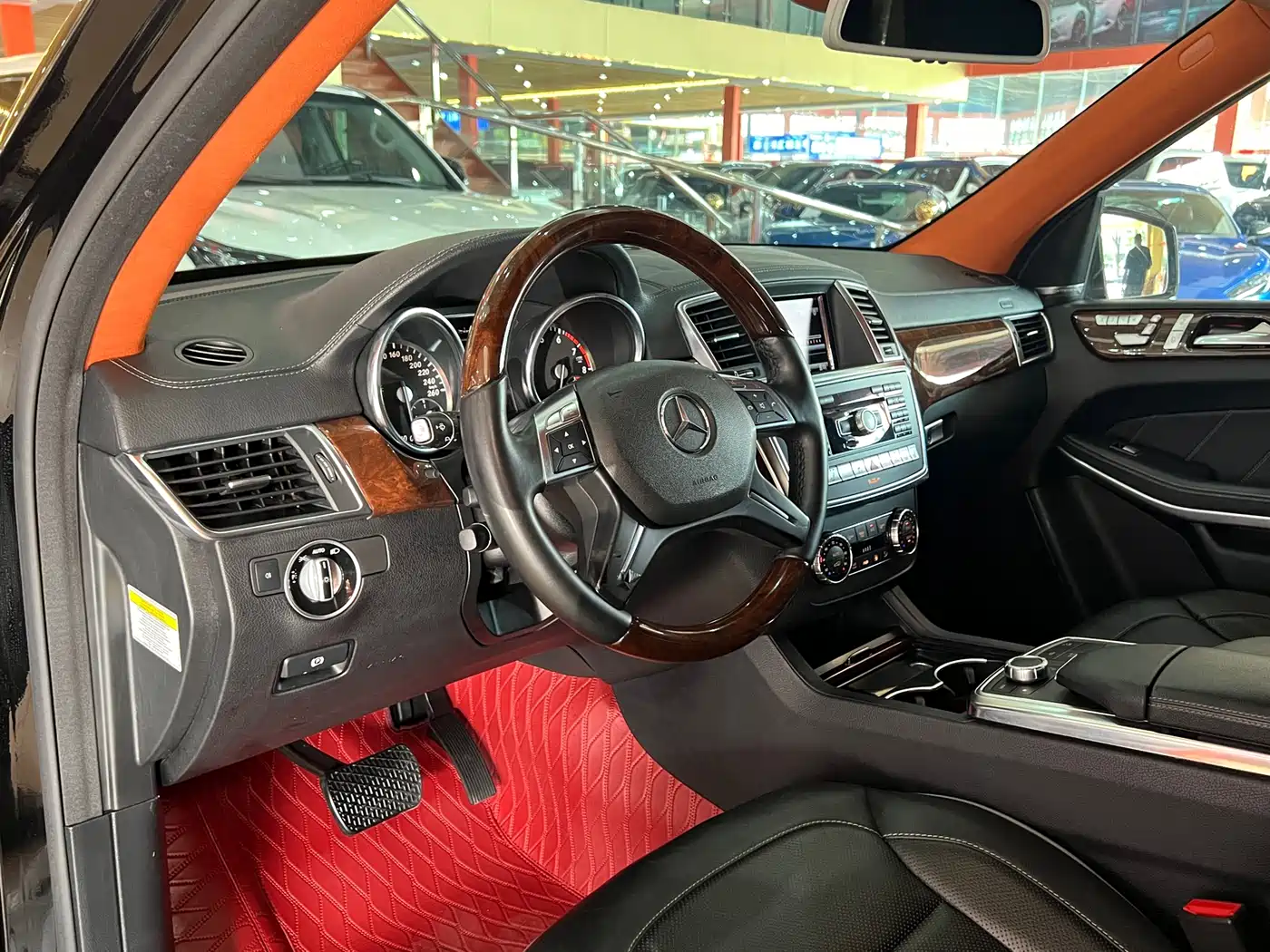 Mercedes-Benz GL-Class фото 7