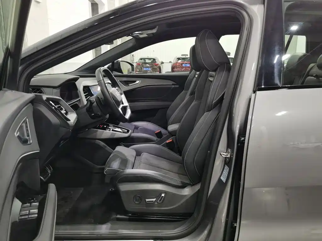 Audi Q5 e-tron 2022 2022 40 e-tron Starlight Edition Brocade Package