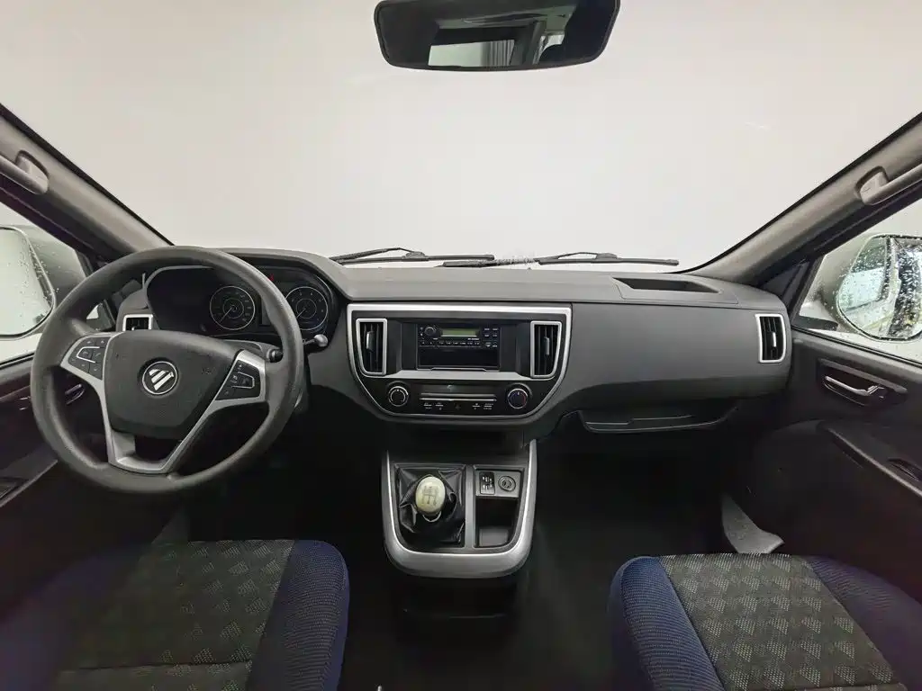 Foton Fengjing G5 2025 2023 2.0L Gasoline Commercial Travel Version Passenger Van 7/9-seater DAN20L