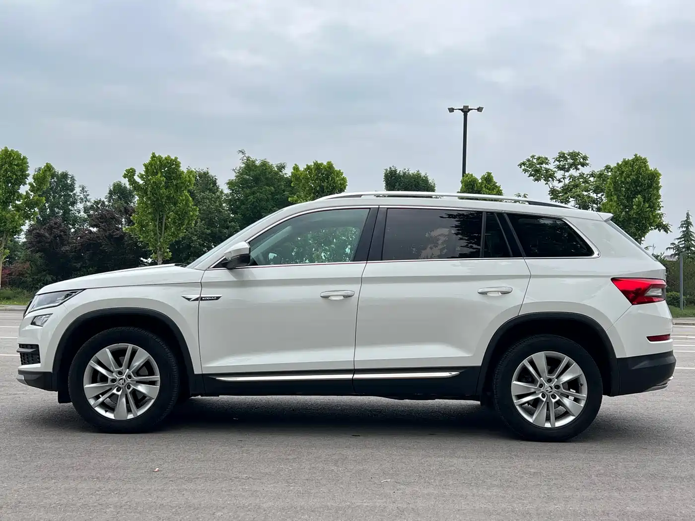 Škoda Kodiaq 2018 Facelift TSI330 5-seat 2WD Premium Luxury Edition фото 8