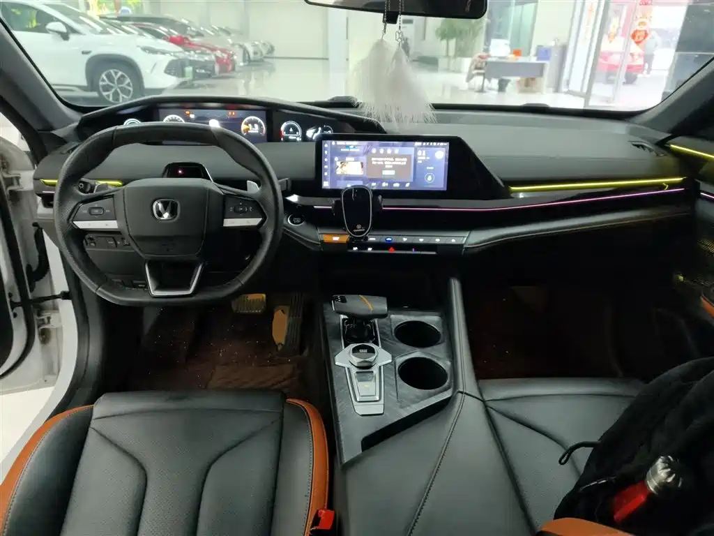 CHANGAN UNI-V