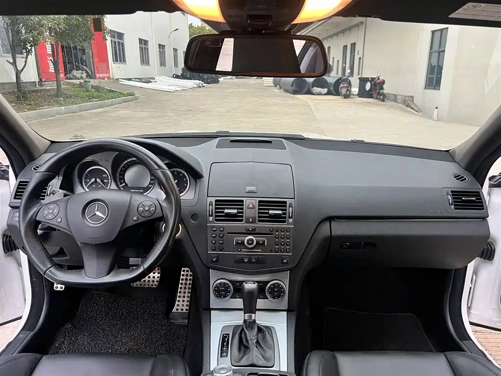 Mercedes-Benz C-Class AMG 2010 AMG C 63 Sport Enhanced Edition фото 12