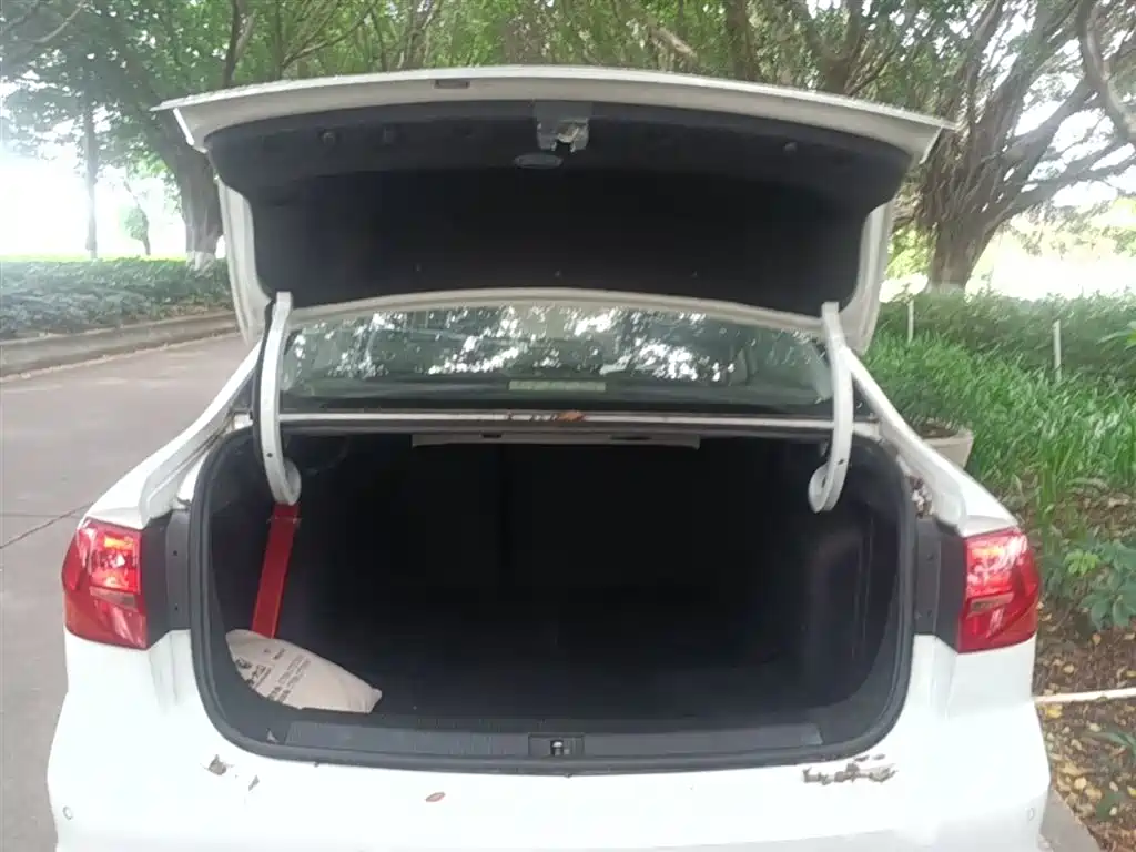 Volkswagen Bora 2016 Model 1.6L Automatic Comfort фото 19