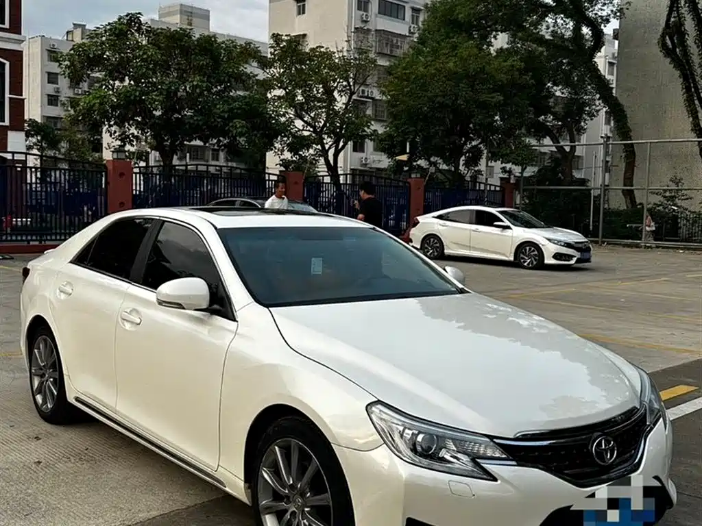 Toyota Reiz 2013 2.5V Premium Edition фото 2