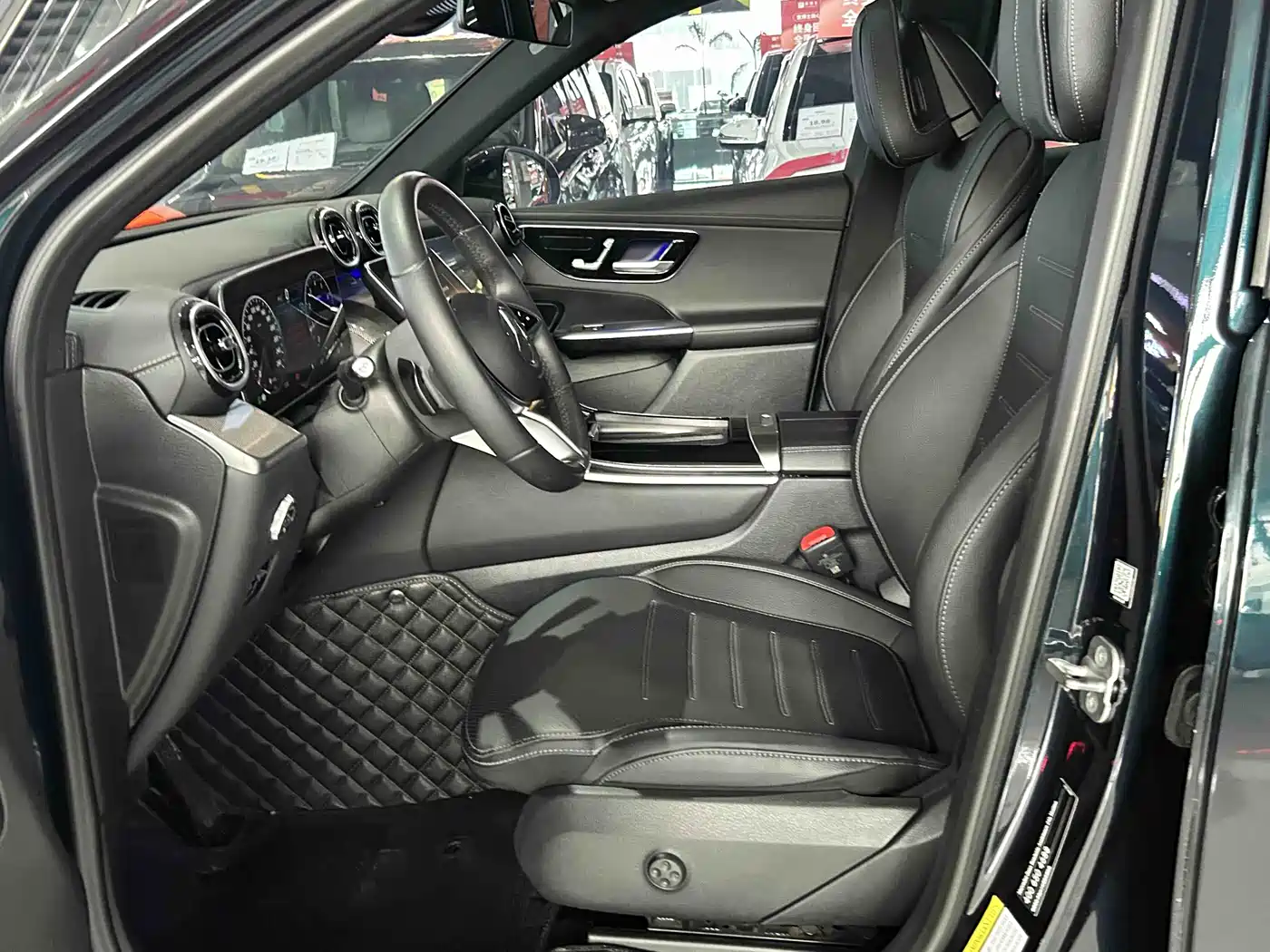 Mercedes-Benz GLC 2023 GLC 260 L 4MATIC Sport 5-seater фото 12