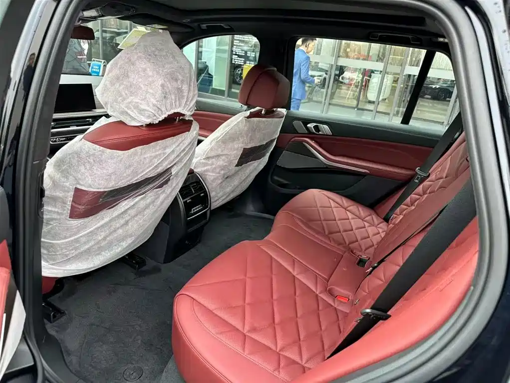 BMW X5 2025 Model xDrive 40Li M Sport Blackout Package фото 7