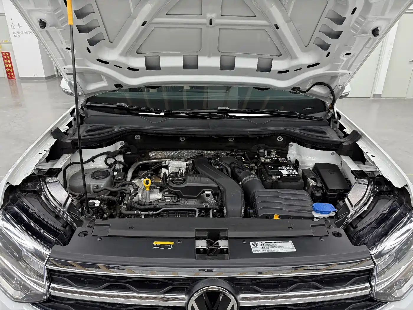 Volkswagen Tharu 2024 300TSI 2WD Bright Moon Edition фото 32