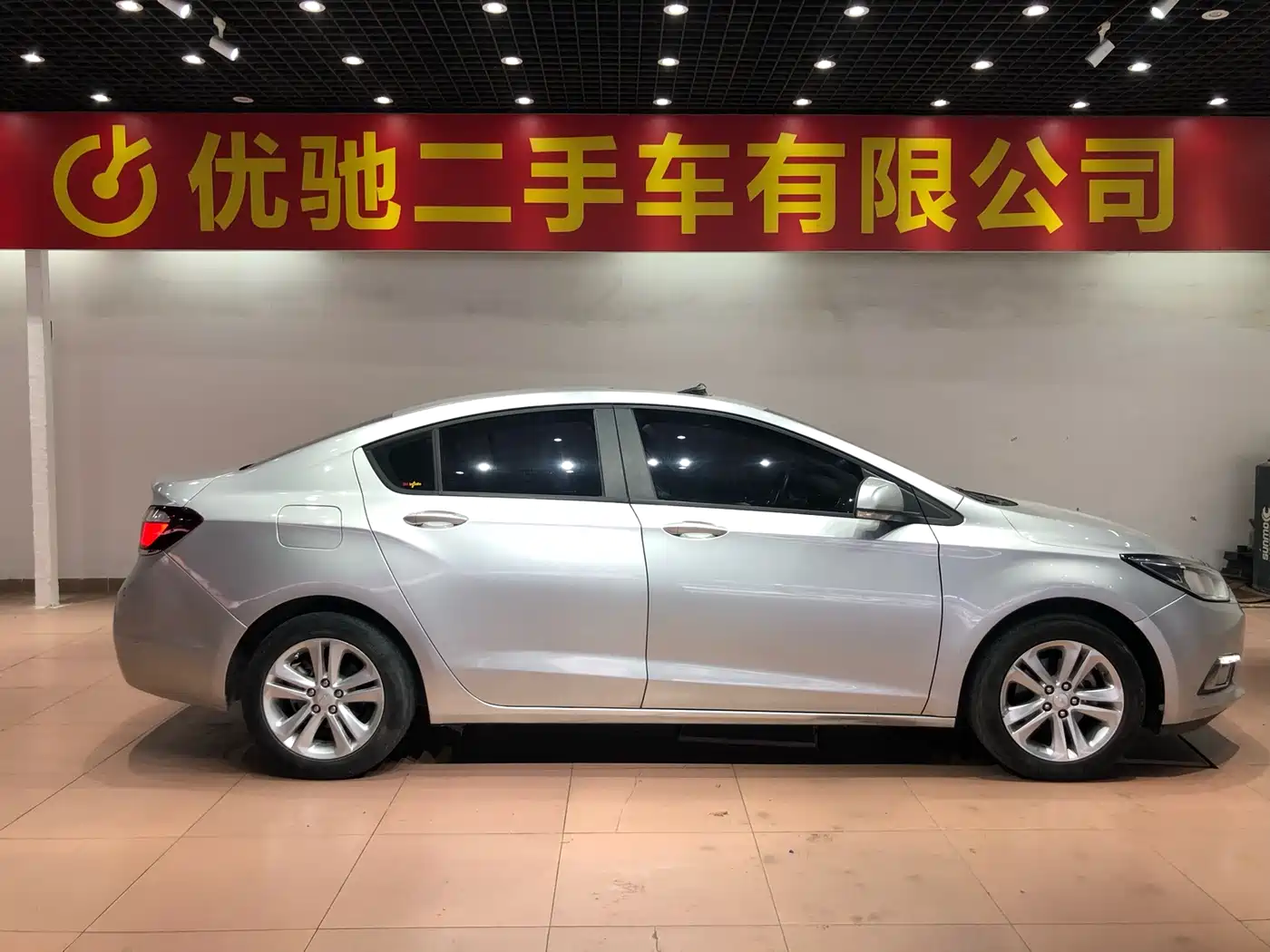 Chevrolet Cruze 2015 1.5L Automatic Luxury Edition фото 28