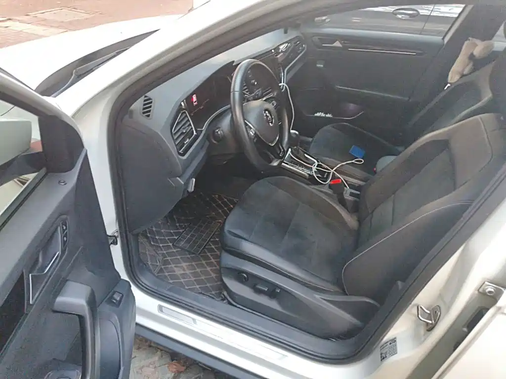 Photo 14 - Volkswagen T-ROC