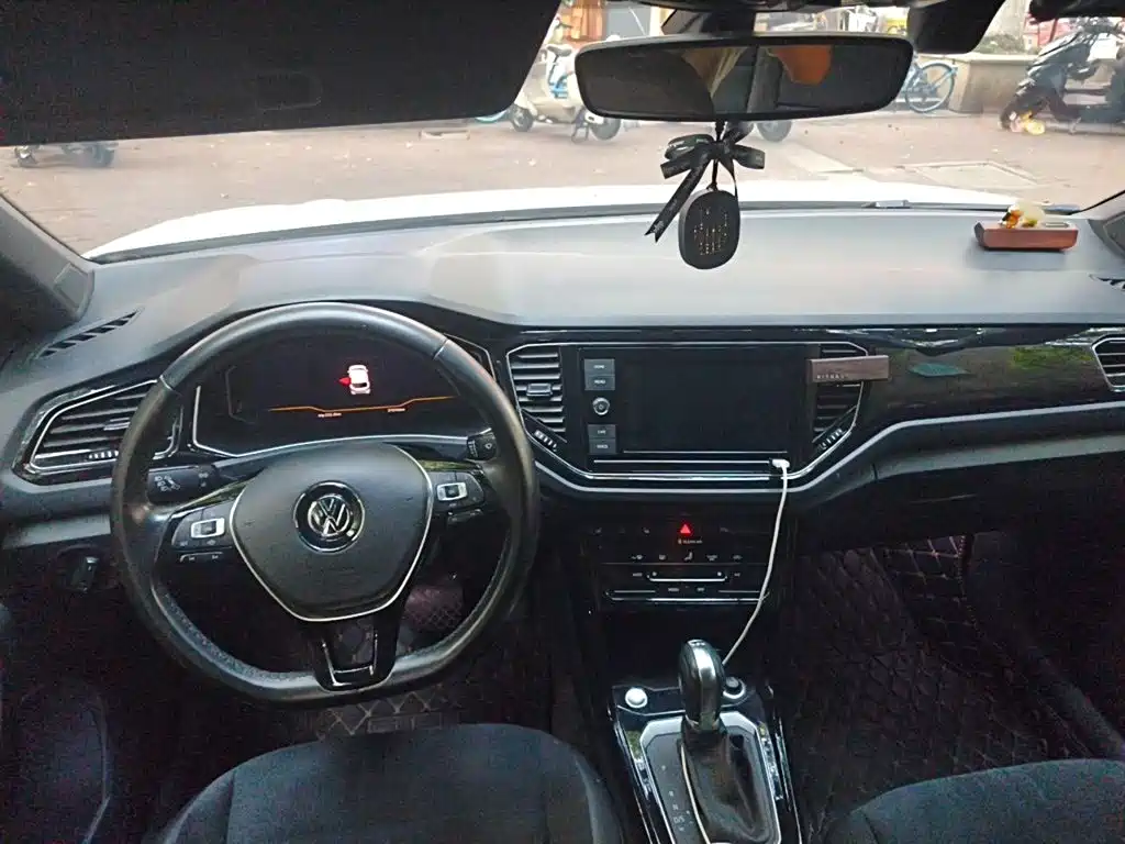 Photo 13 - Volkswagen T-ROC
