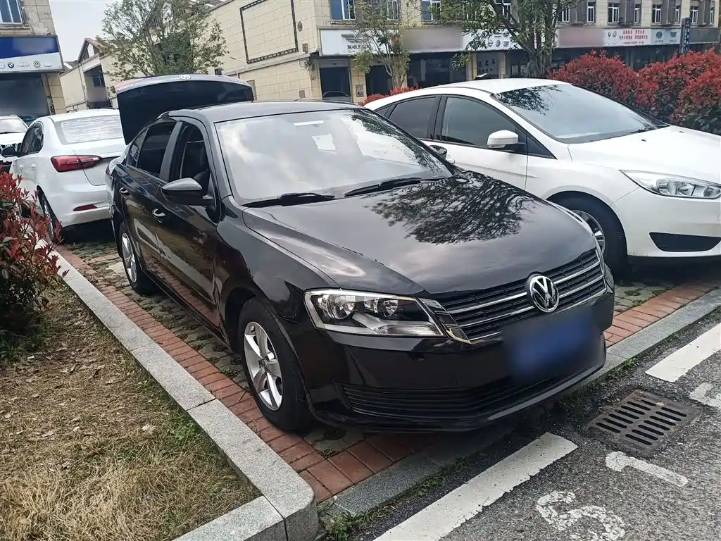 Volkswagen Lavida 2015 1.6L Automatic Trend Edition фото 4