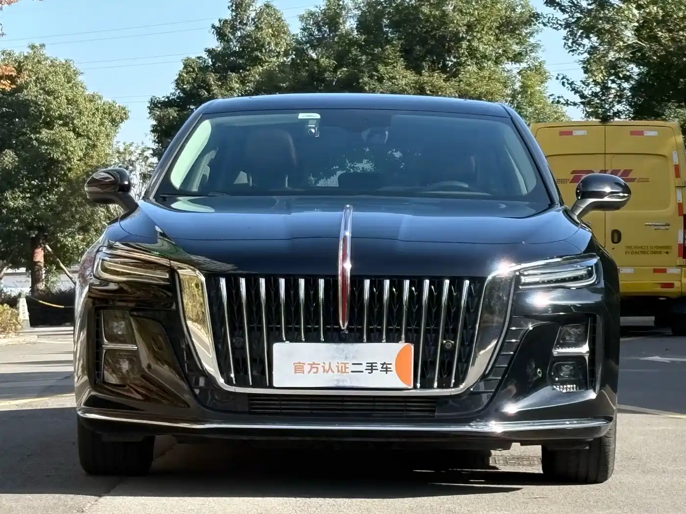 Hongqi H5 2025 1.5T DCT Flag Rhythm 500,000 Units Memorial Edition фото 2