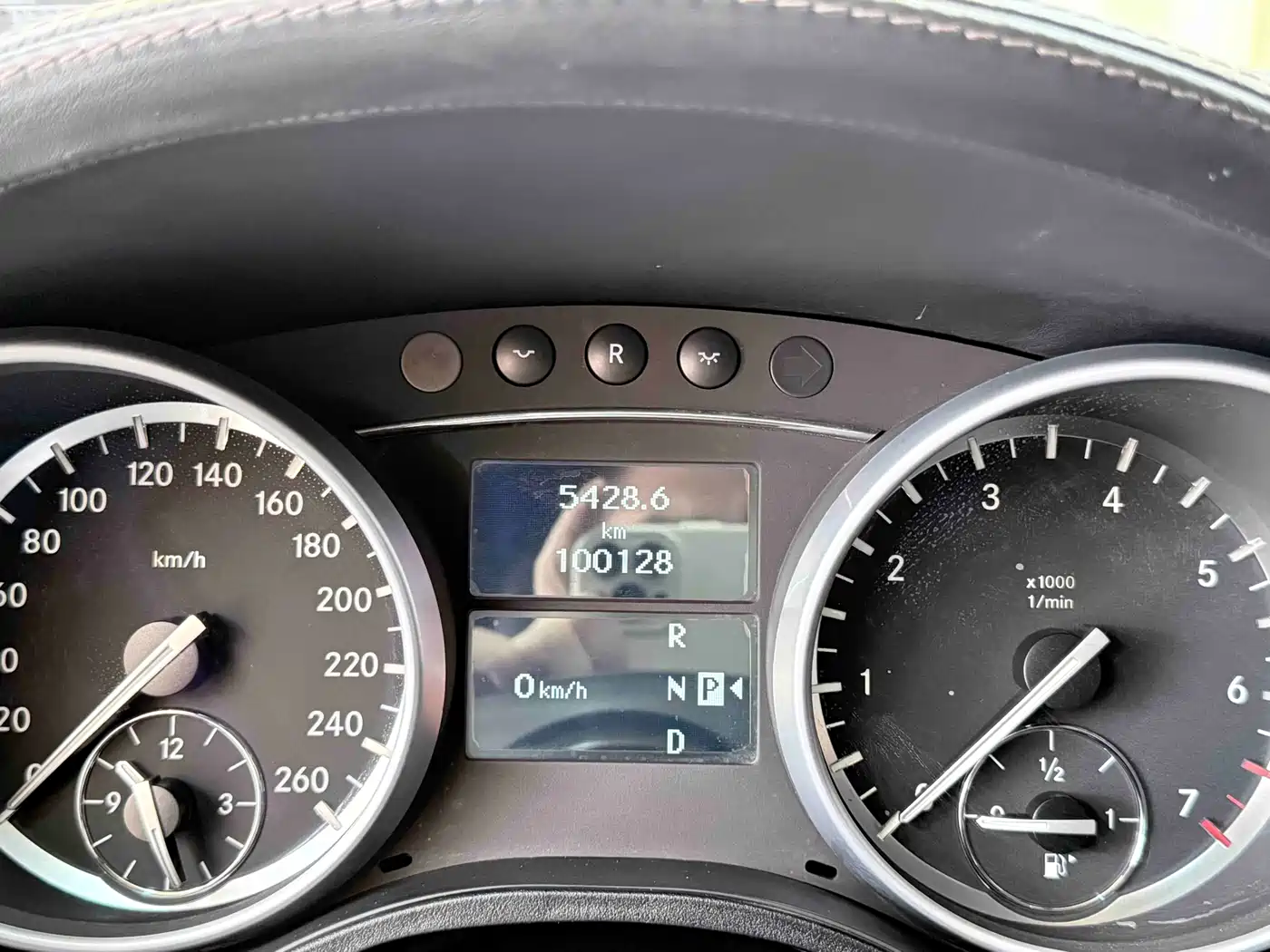 Mercedes-Benz GL-Class 2011 GL 450 Prestige Grand Edition фото 11