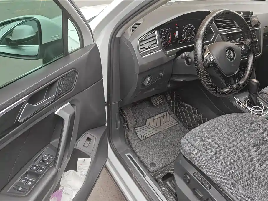 Volkswagen Tiguan 2019 330TSI 4WD Smart Edition фото 9