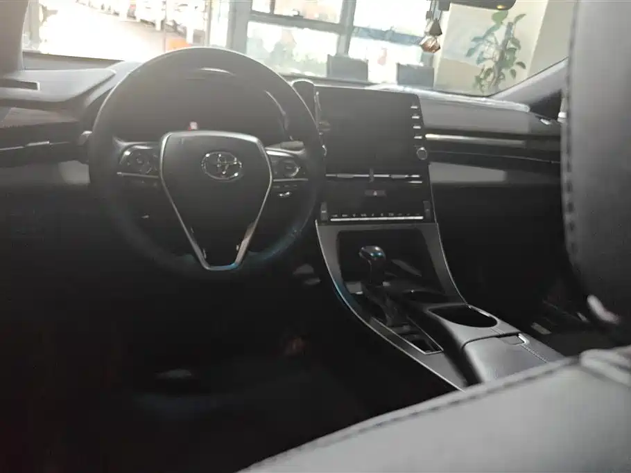 Toyota Avalon 2019 Hybrid 2.5L Luxury Edition China VI фото 12