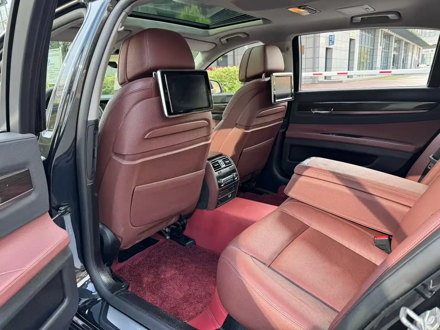 BMW 7 Series 2013 Model 740Li Leading фото 7