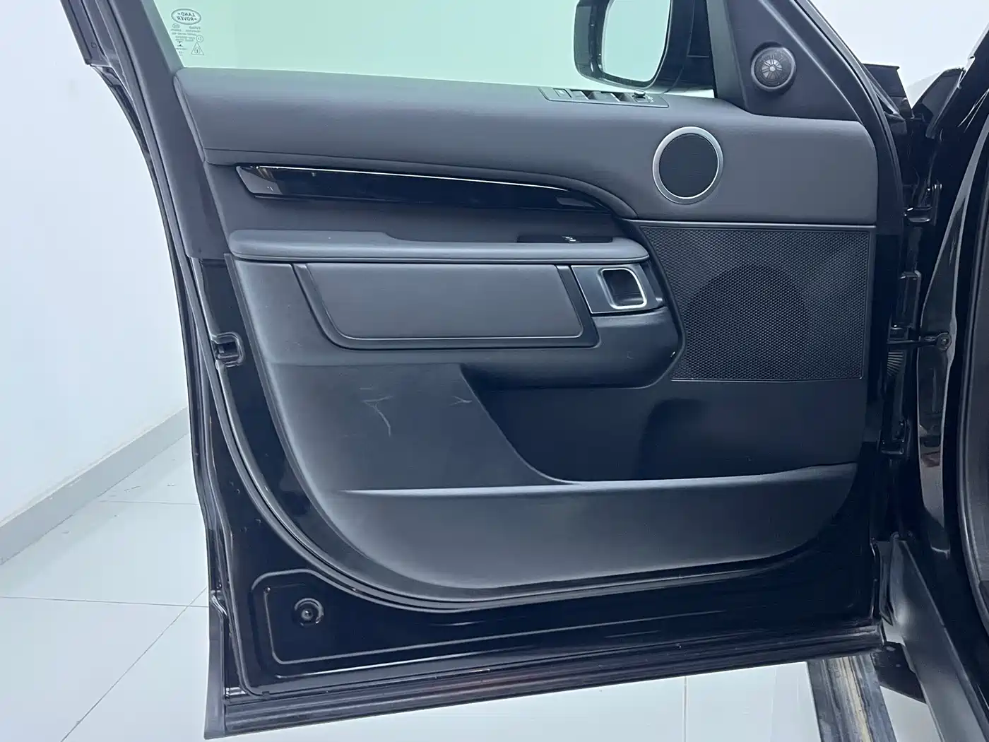 Land Rover Discovery 2020 3.0 SC V6 SE фото 6