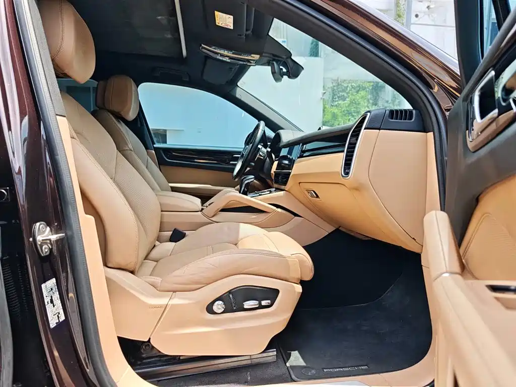 Porsche Cayenne New Energy 2019 Cayenne E-Hybrid 2.0T фото 22
