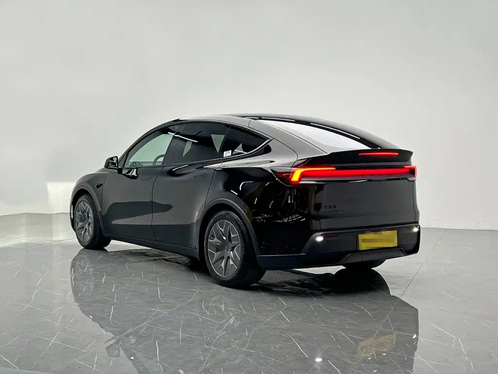 Tesla Model Y L 2026 2025 Facelift Long Range AWD