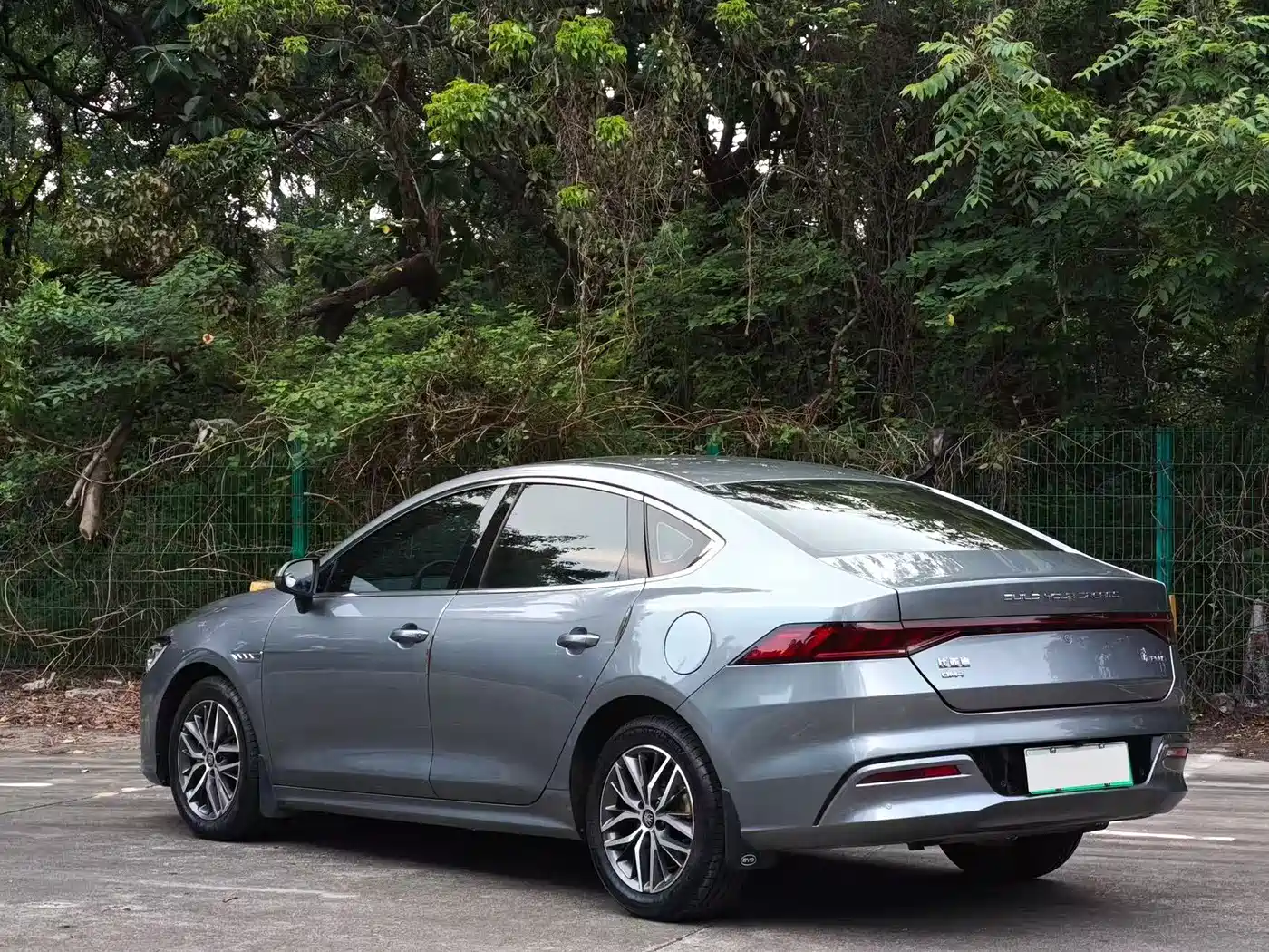 BYD Qin PLUS 2021 DM-i 55KM Flagship фото 4