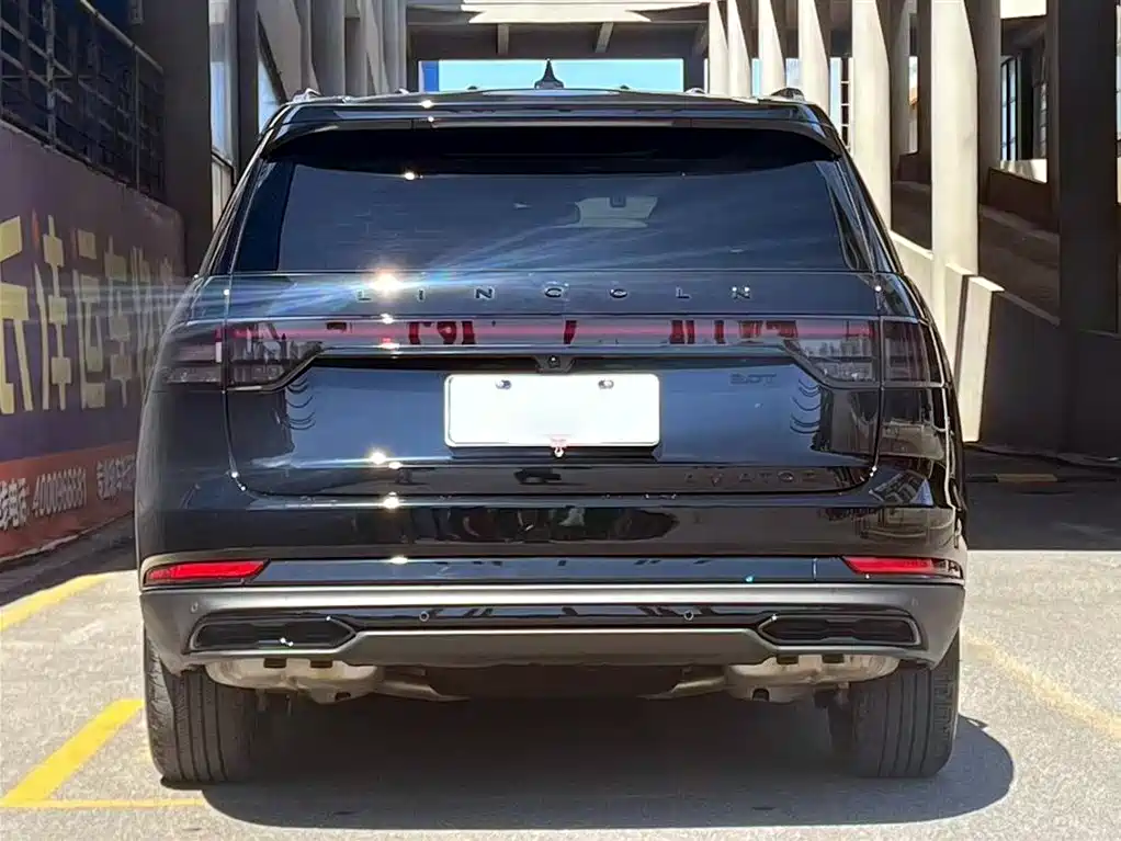 Lincoln Aviator 2023 3.0T V6 AWD Premium Cruise Edition 6-Seater фото 4