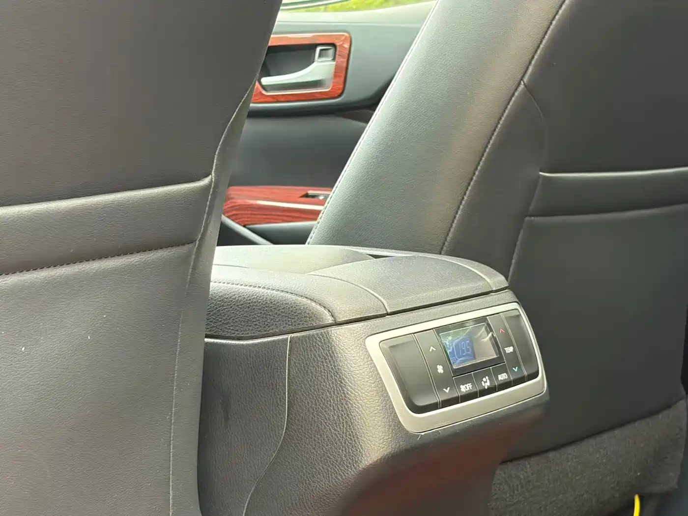 Toyota Highlander 2015 2.0T AWD Luxury Edition 7-seater фото 9