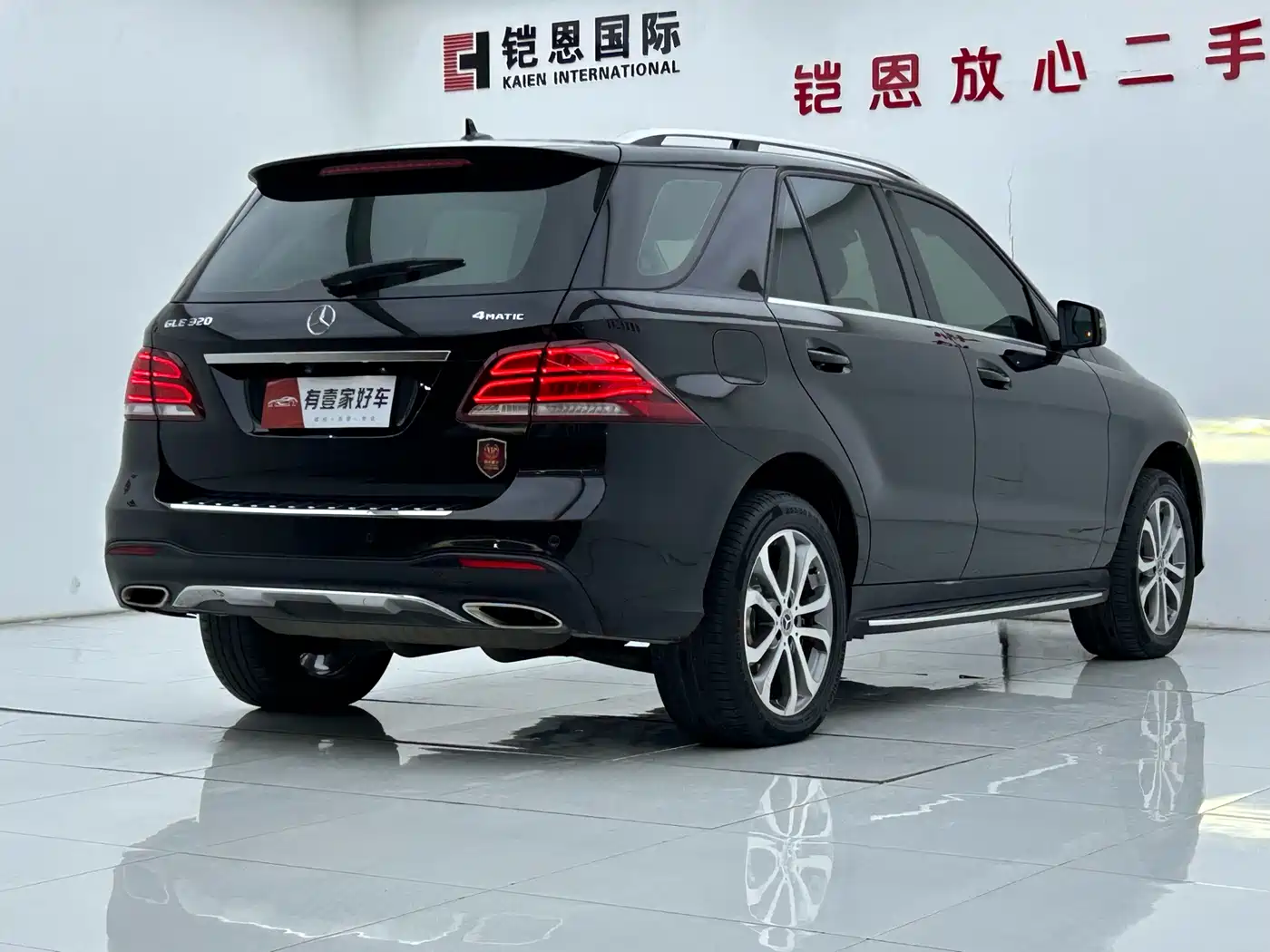 Mercedes-Benz GLE 2017 GLE 320 4MATIC Luxury фото 4