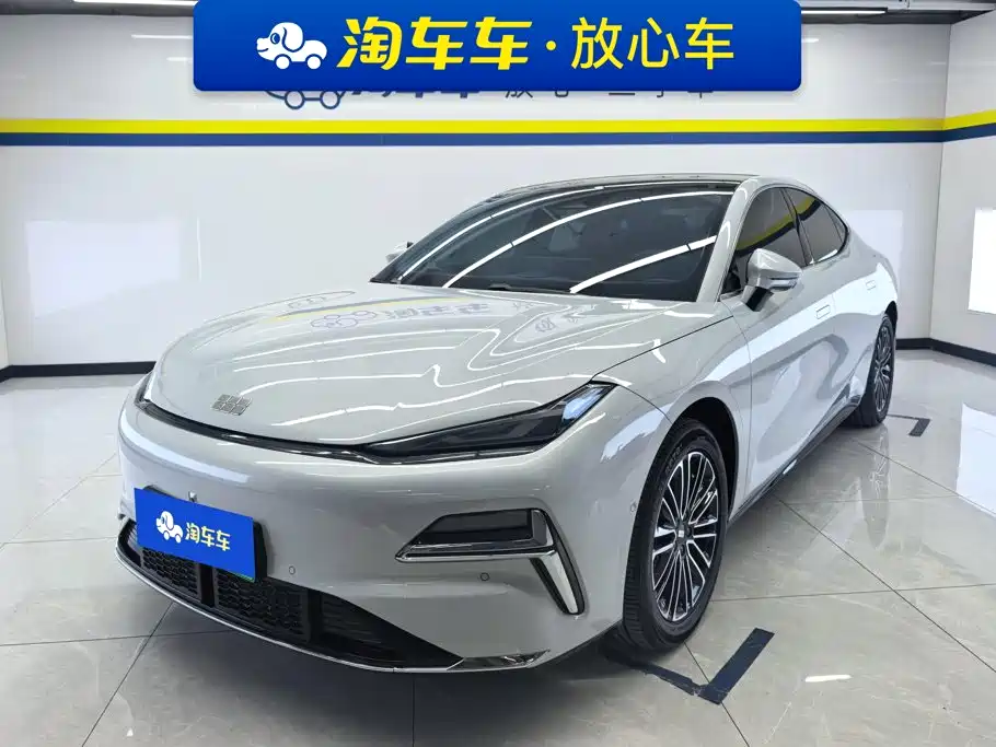 Geely Galaxy Galaxy Xingyao 8 2026 2025 130km EM-i Premium Edition