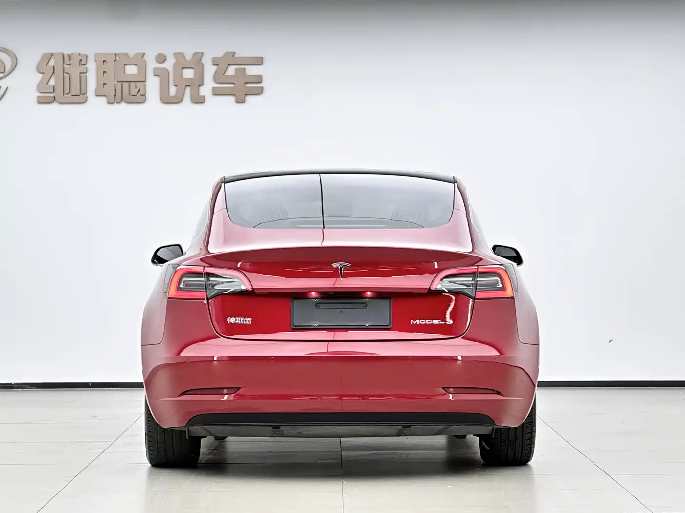 TESLA MODEL 3