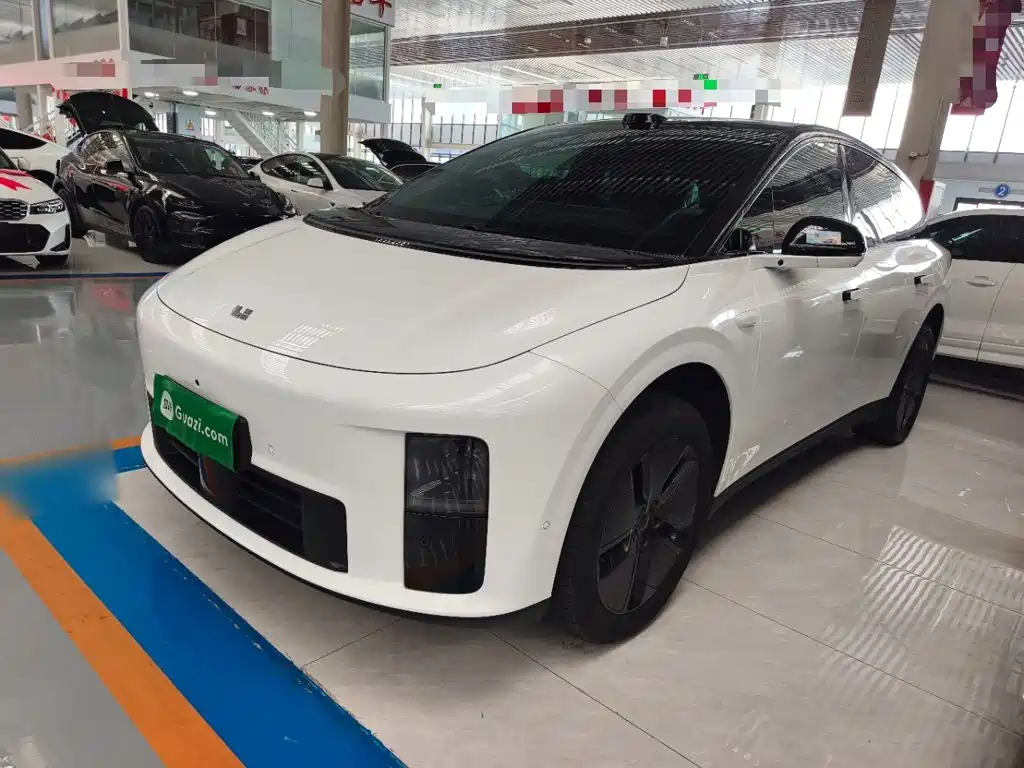 Li Auto i6 2026 2025 2WD Base Model