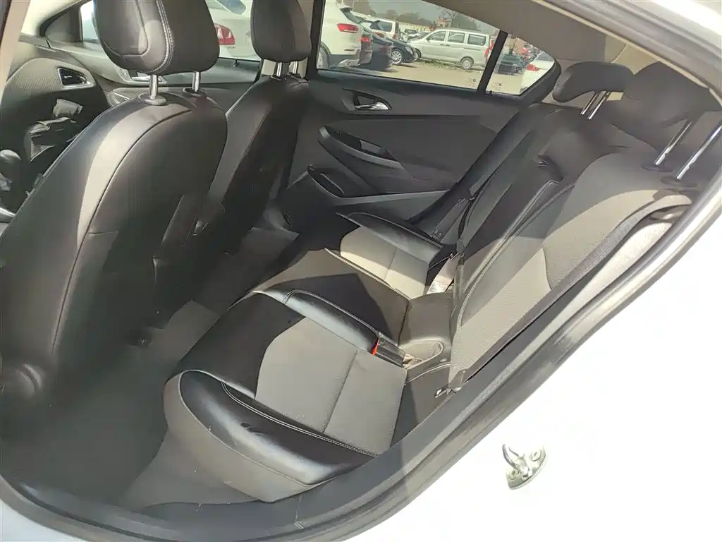 Chevrolet Cruze 2016 1.5L Manual Elite Edition фото 13