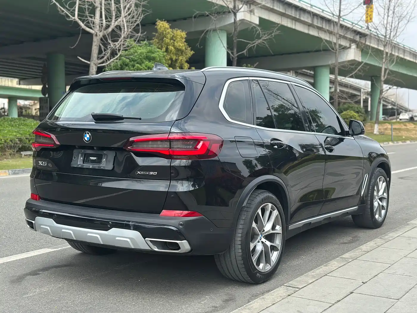 BMW X5 (Import) 2021 xDrive30i X Design Package фото 6