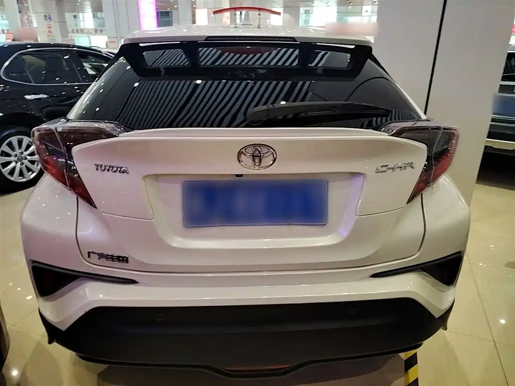 Toyota C-HR 2018 Model 2.0L Luxury Sunroof Version China V фото 6