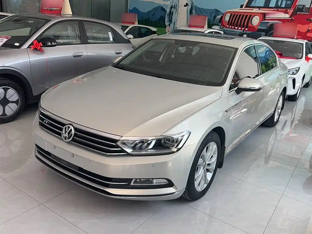 Volkswagen Magotan 2018 330TSI DSG Luxury фото 5
