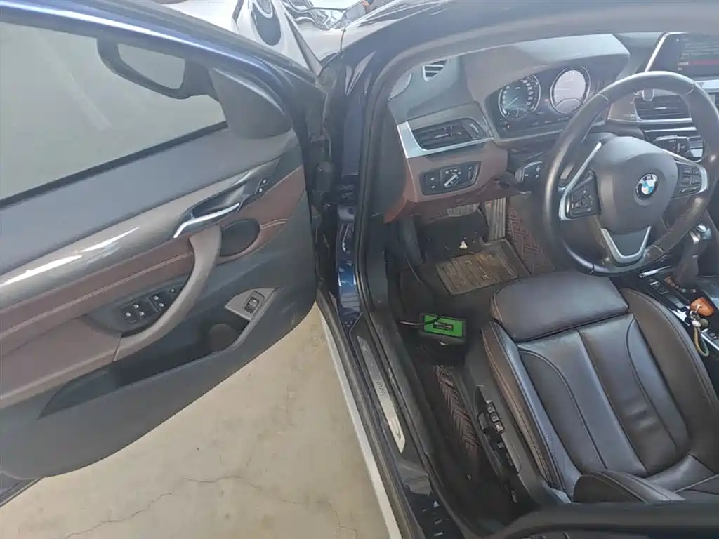 BMW X1 2018 xDrive20Li Premium Model фото 16