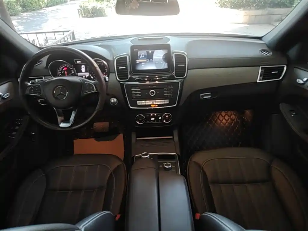 Mercedes-Benz GLE 2018 GLE 320 4MATIC Dynamic Ultimate Edition фото 10