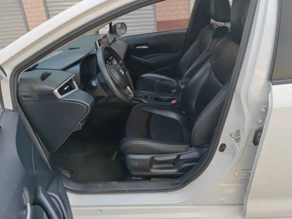 Photo 15 - Toyota Corolla