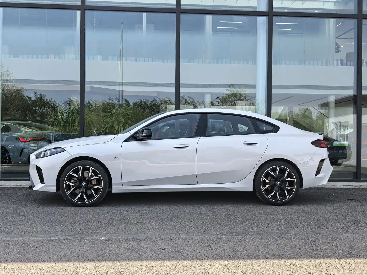 BMW 2 Series 2025 225L M Sport Moonlight Package фото 3