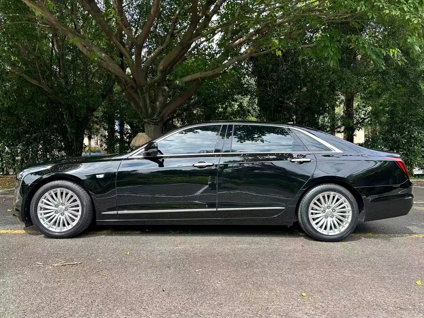 Фото 15 - Cadillac CT6