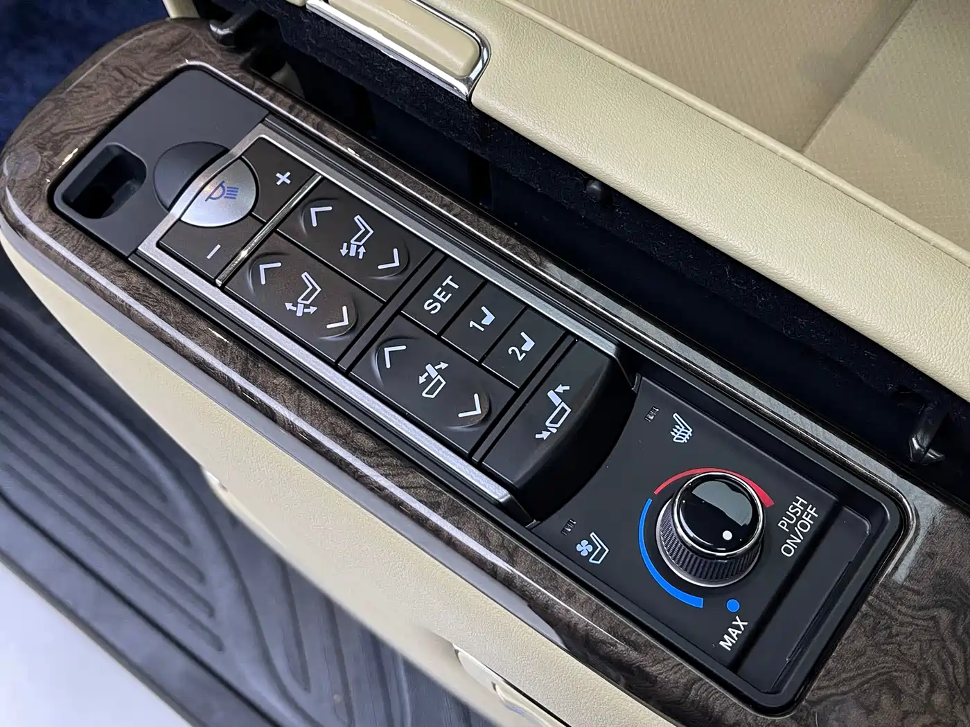 Toyota Alphard 2018 3.5L Premium фото 9