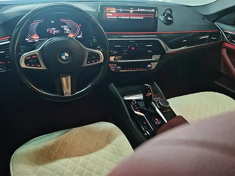 BMW 5 Series 2021 525Li M Sport Package фото 12